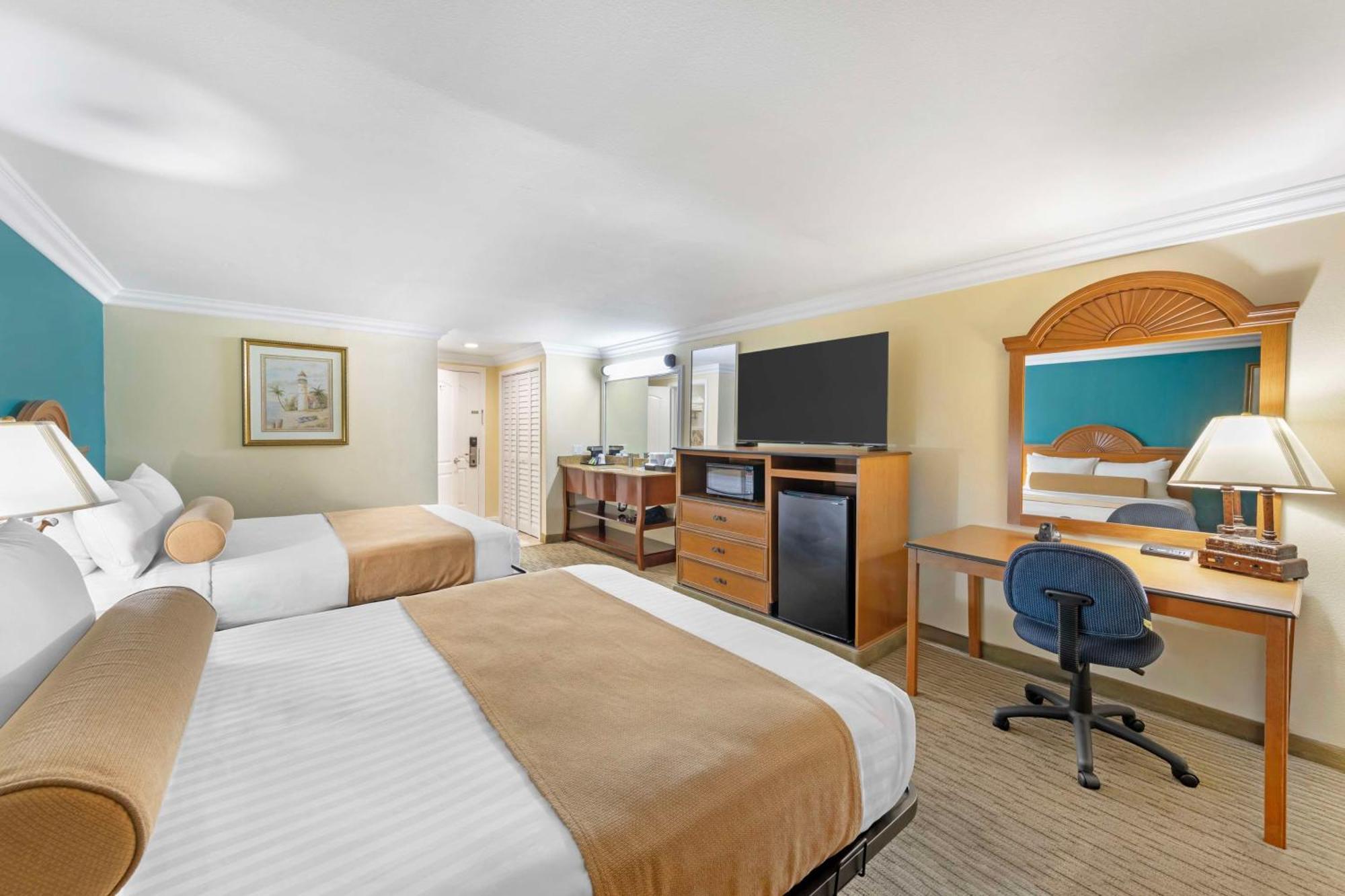 Best Western Harbour Inn & Suites Huntington - Сансет-Біч Екстер'єр фото