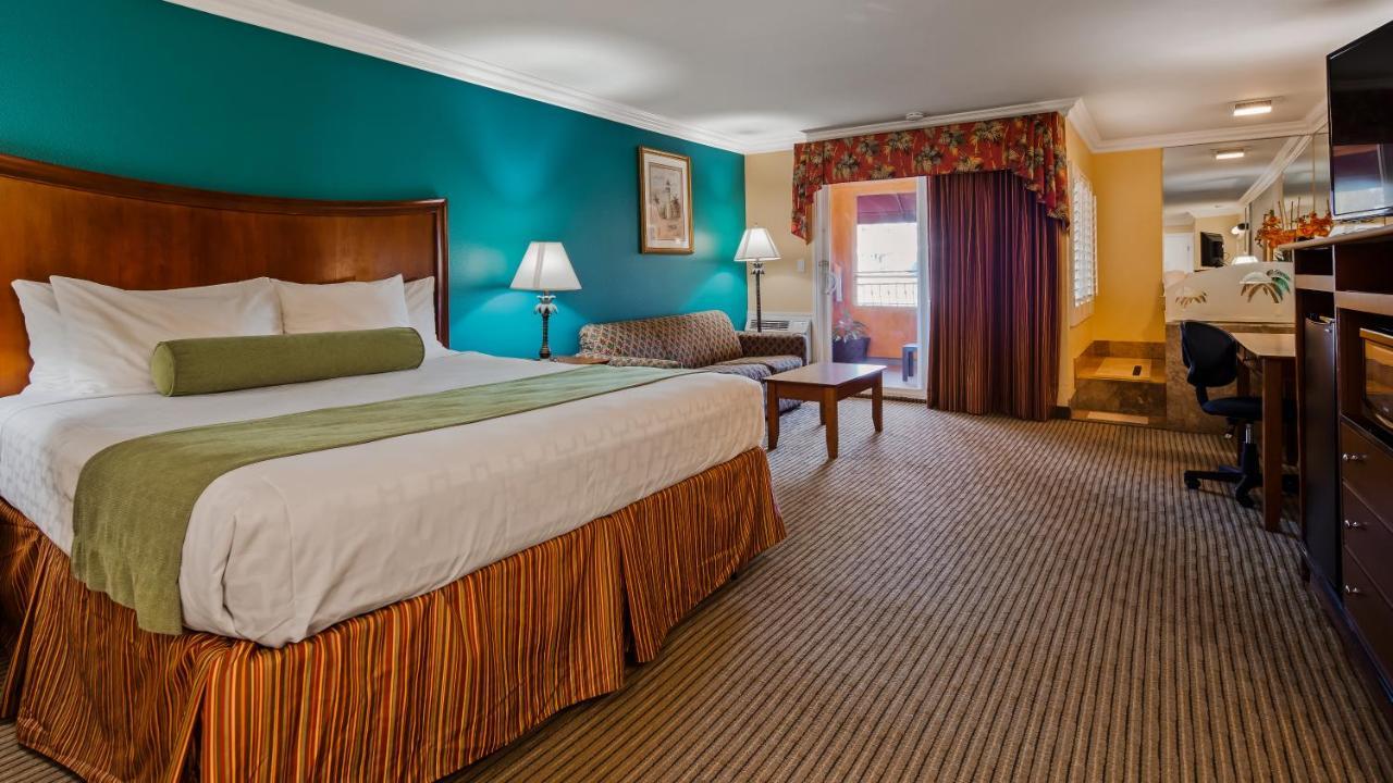 Best Western Harbour Inn & Suites Huntington - Сансет-Біч Екстер'єр фото